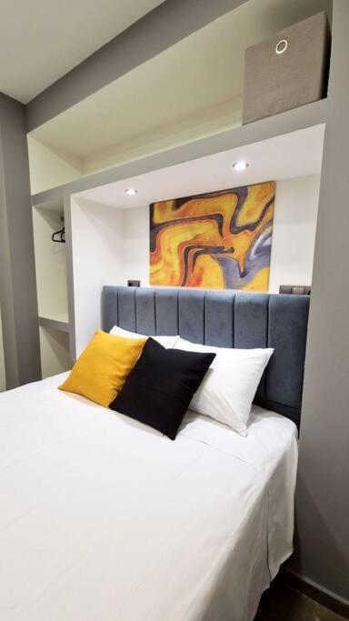 Faronita - Luxury Apt In The Heart Of Kalamata Exterior photo